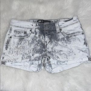 Vintage Levi’s color fade low-rise shorts